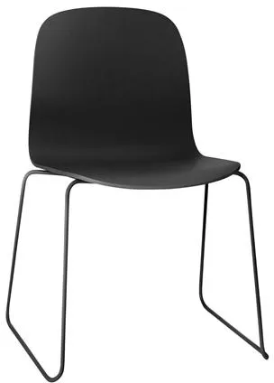 Muuto Visu Matstol med medarbas svart
